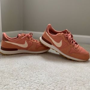 Nike Women’s Internationalists
